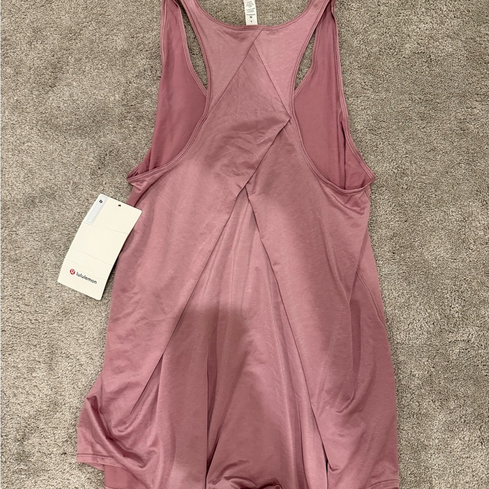 Lululemon Essential Tank - Picture 5 of 6